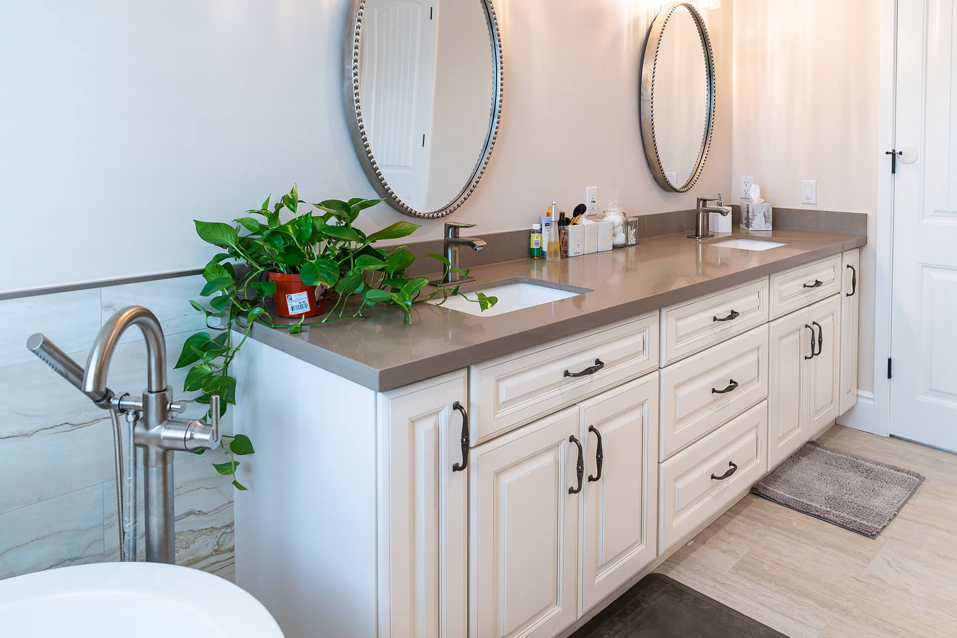 Read more about the article Vanity Cabinets