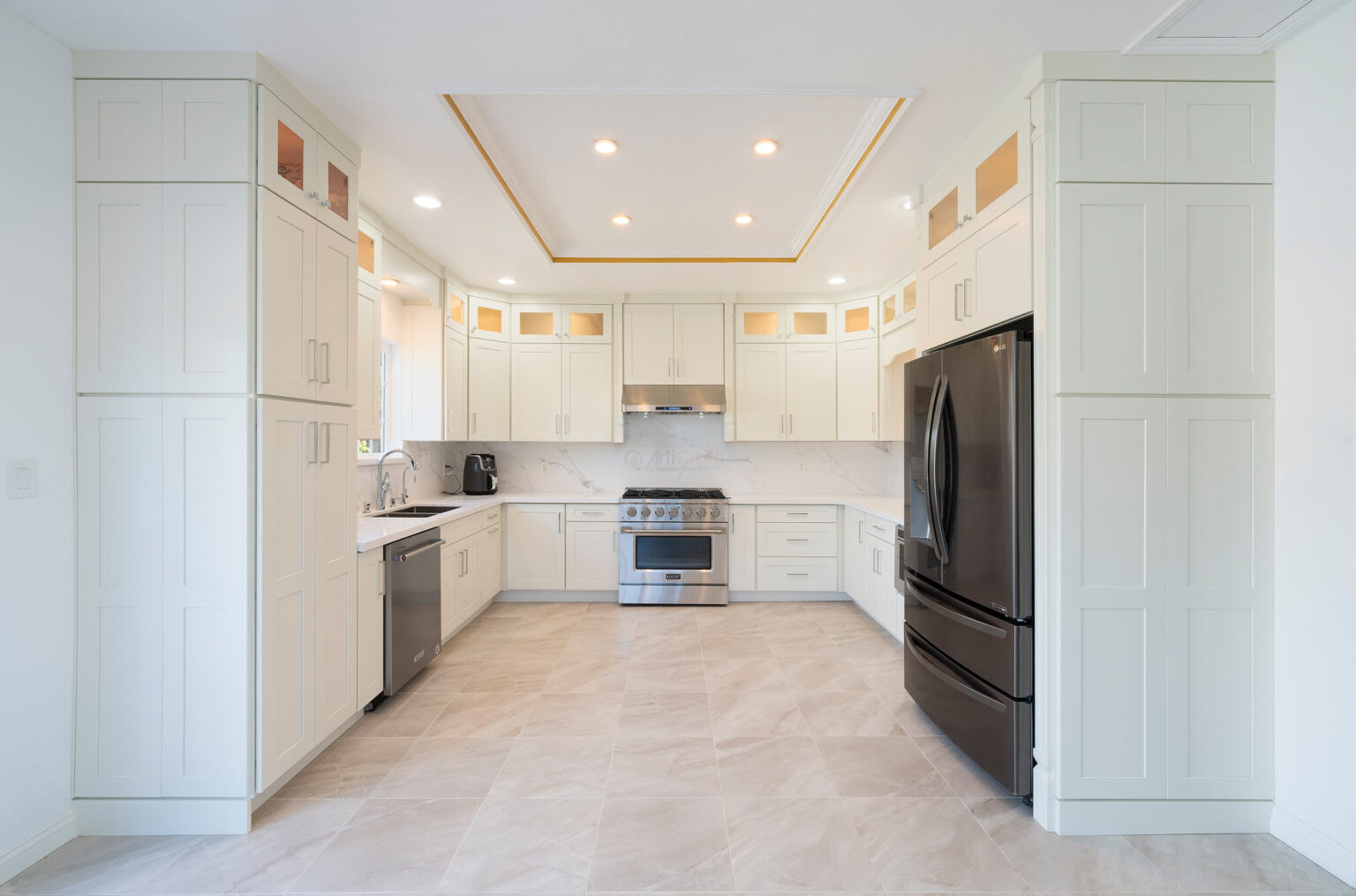 Hong’s Kitchen – ArtiCraft Cabinetry