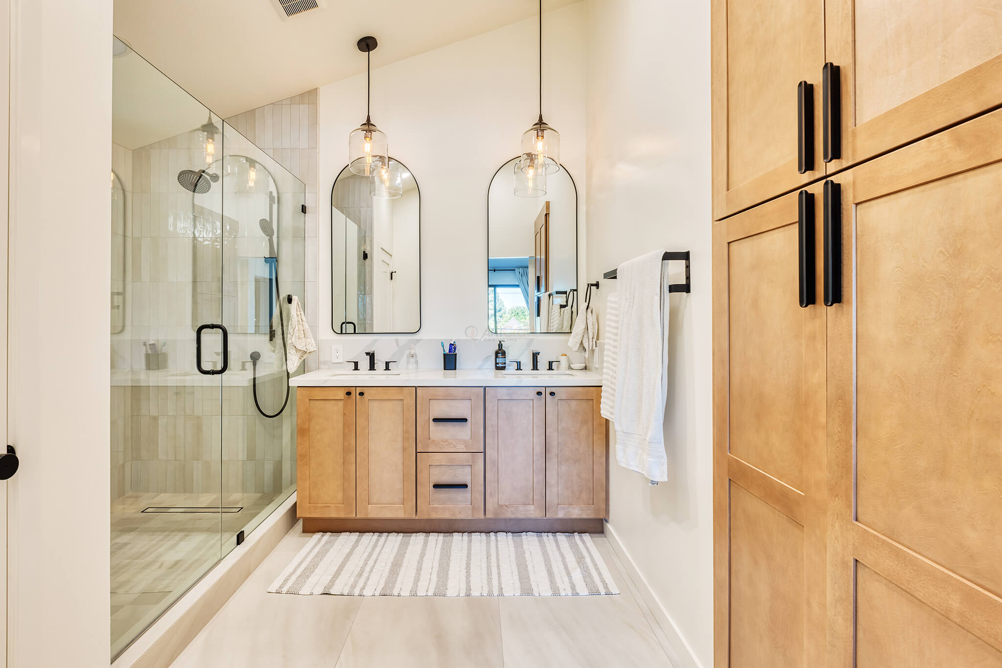 Katie's Vanity - ArtiCraft Cabinetry - 04