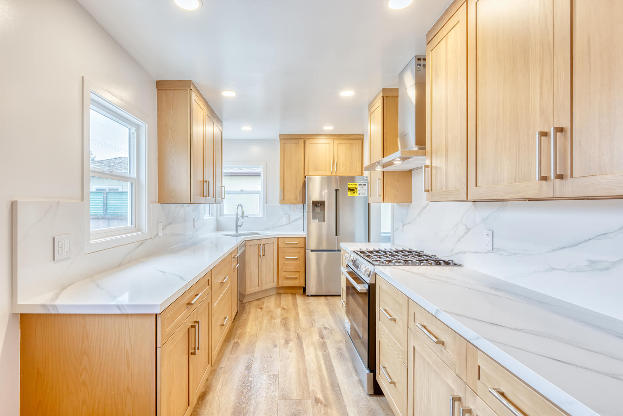 Mo's Kitchen 3 - ArtiCraft Cabinetry - 05