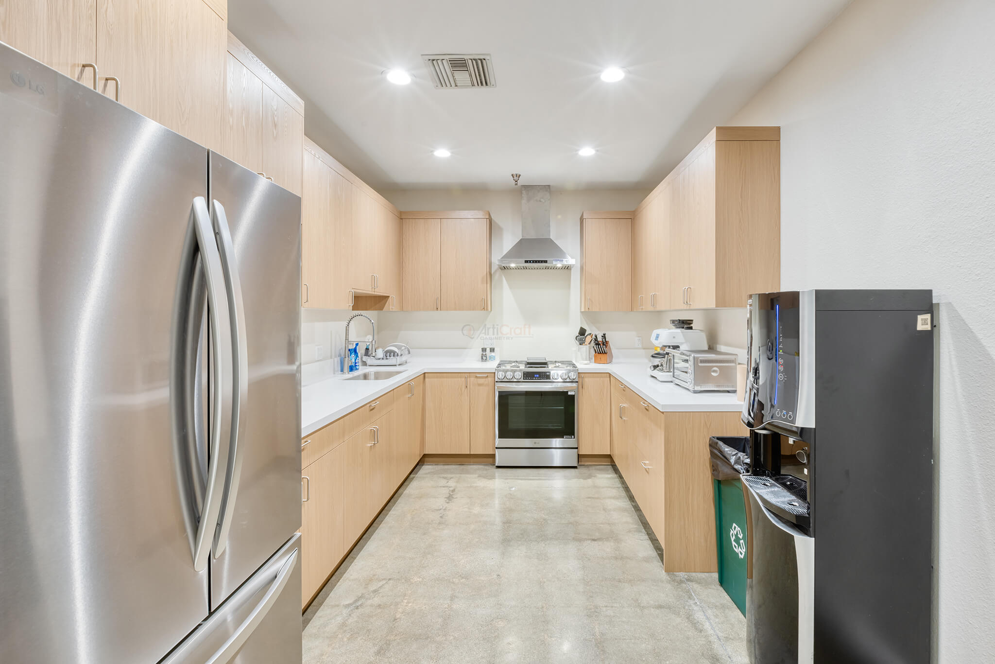 OceanAire Sportwear's Kitchen - ArtiCraft Cabinetry - 021