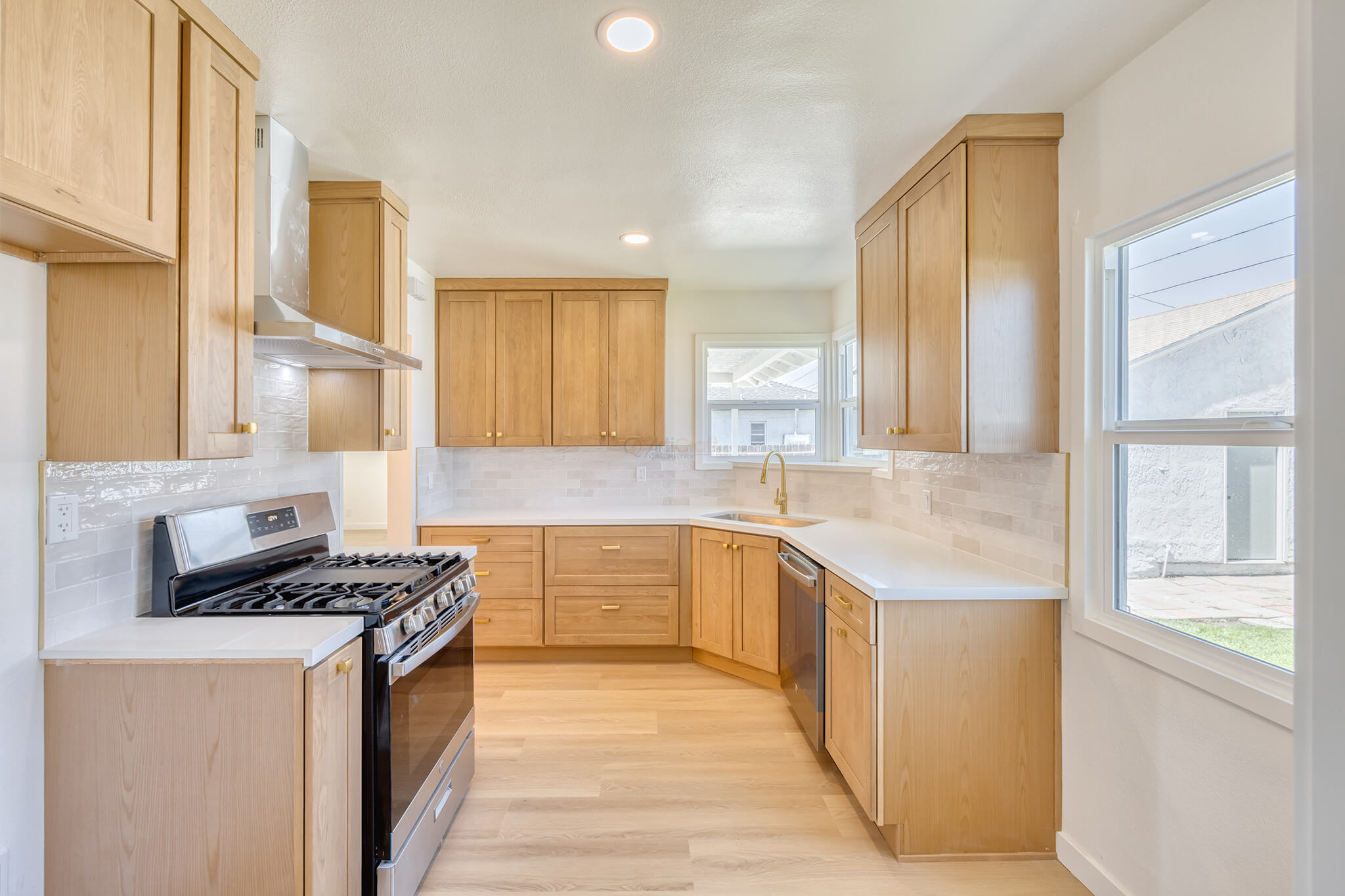 Jacob's Kitchen 1 - ArtiCraft Cabinetry - 01