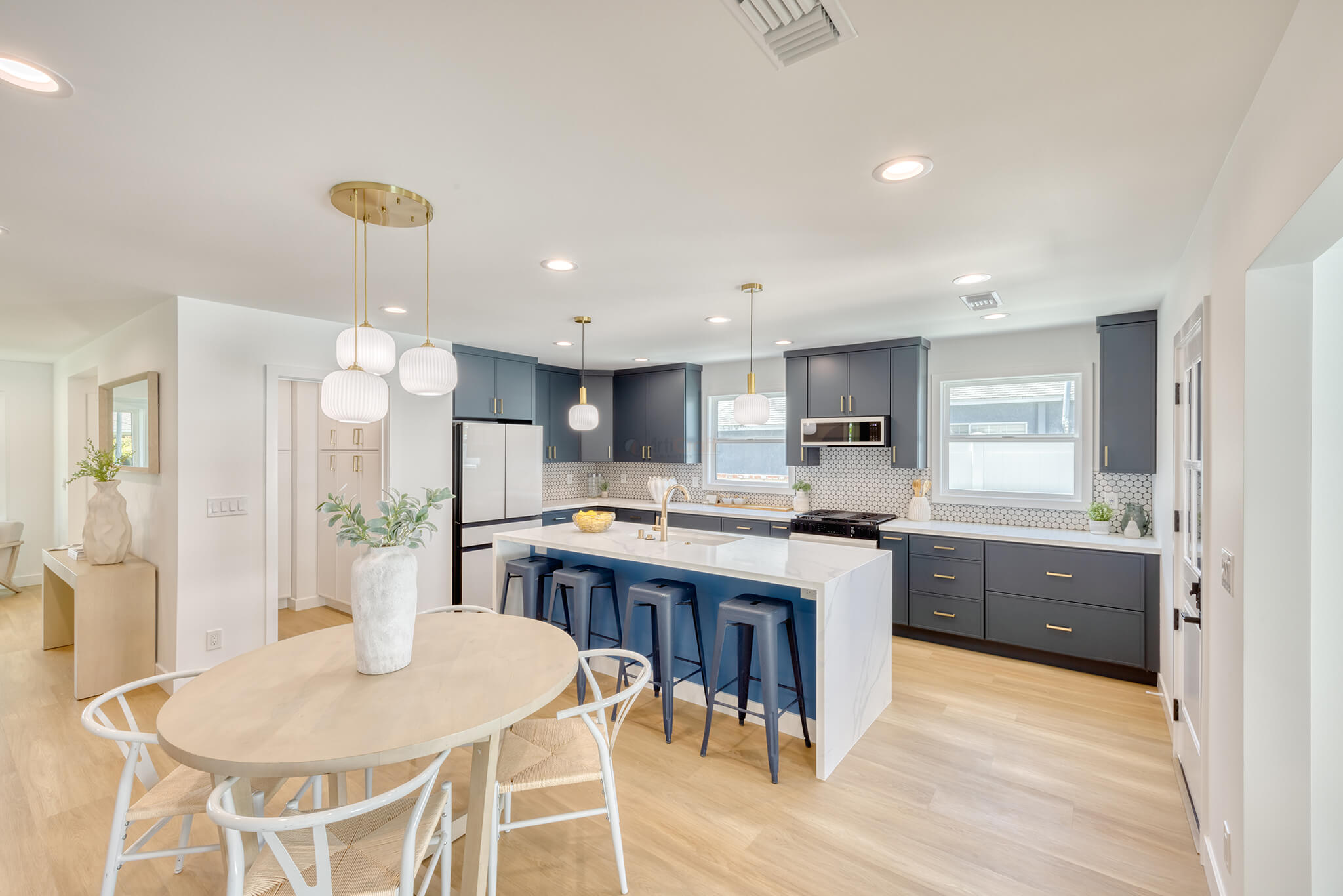 Alan's Kitchen 2 - ArtiCraft Cabinetry - 03