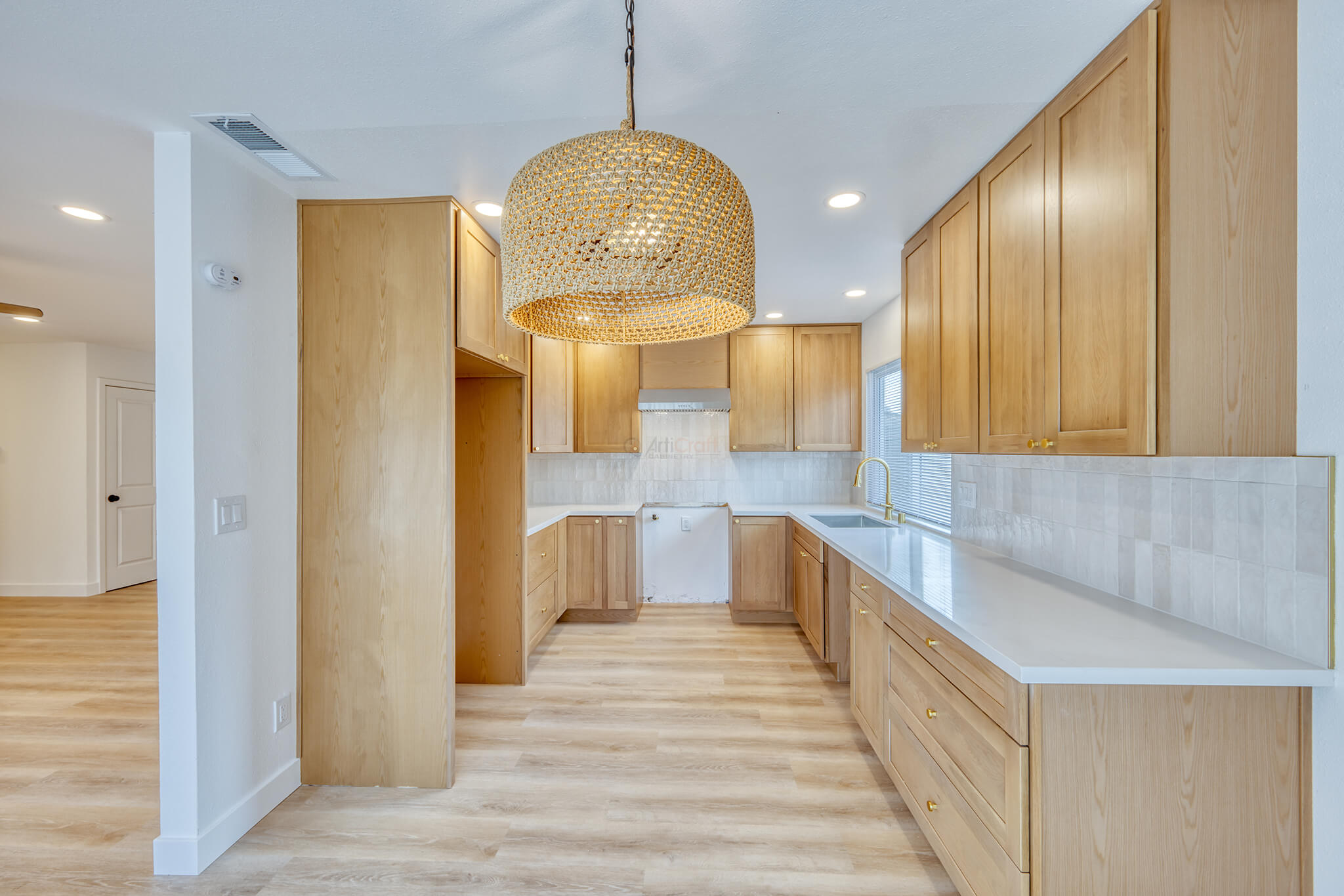 Willy's Kitchen 2 - ArtiCraft Cabinetry - 01